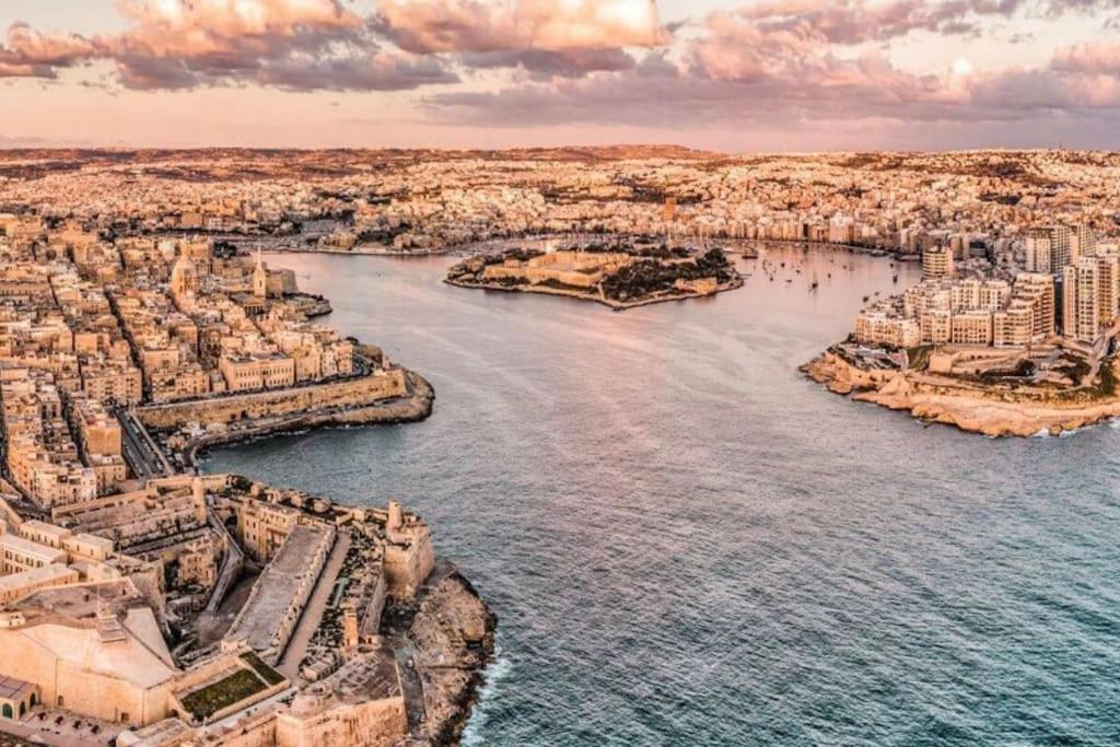 Sea View Penthouse In Tas-Sliema Leilighet Eksteriør bilde